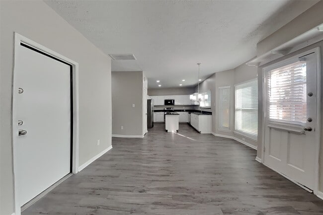 1021 Glenview Dr