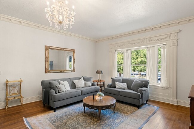 Building Photo - Luxury 3 Bedroom Apartment in a Historic Ogden Mansion Unit 1