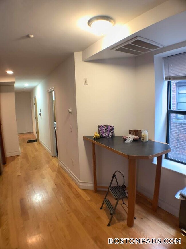 Photo - 64 Louis Prang St Unidad 3