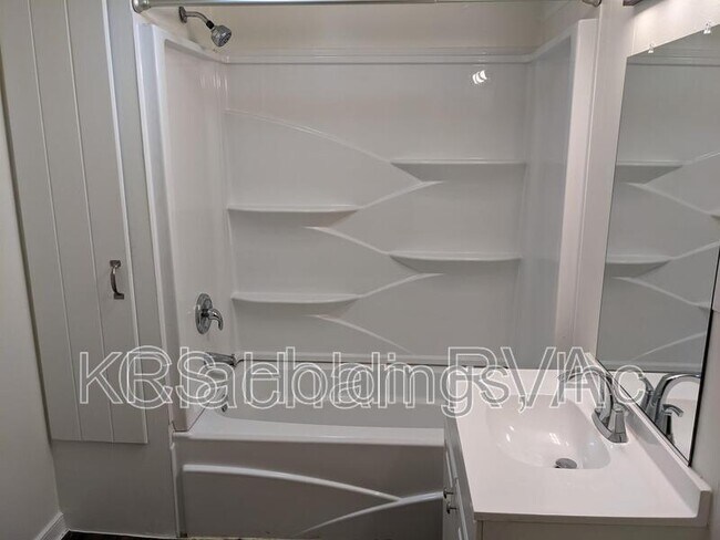 Photo - 908 W Broad St