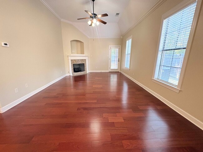 1457 Lagrange Crest Rd