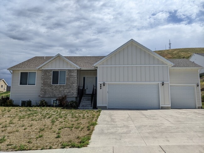 Building Photo - 889 E 600 N Rental