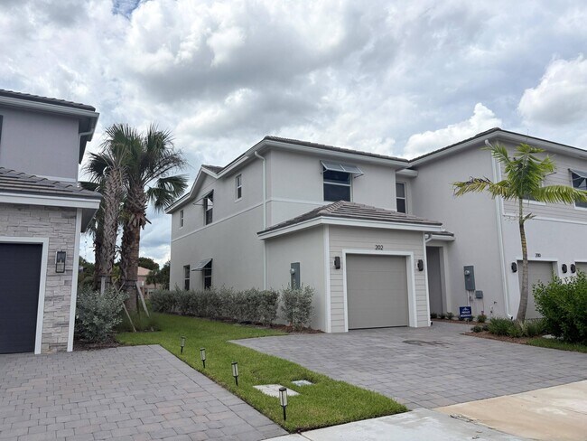202 Lakeside Lndg Dr