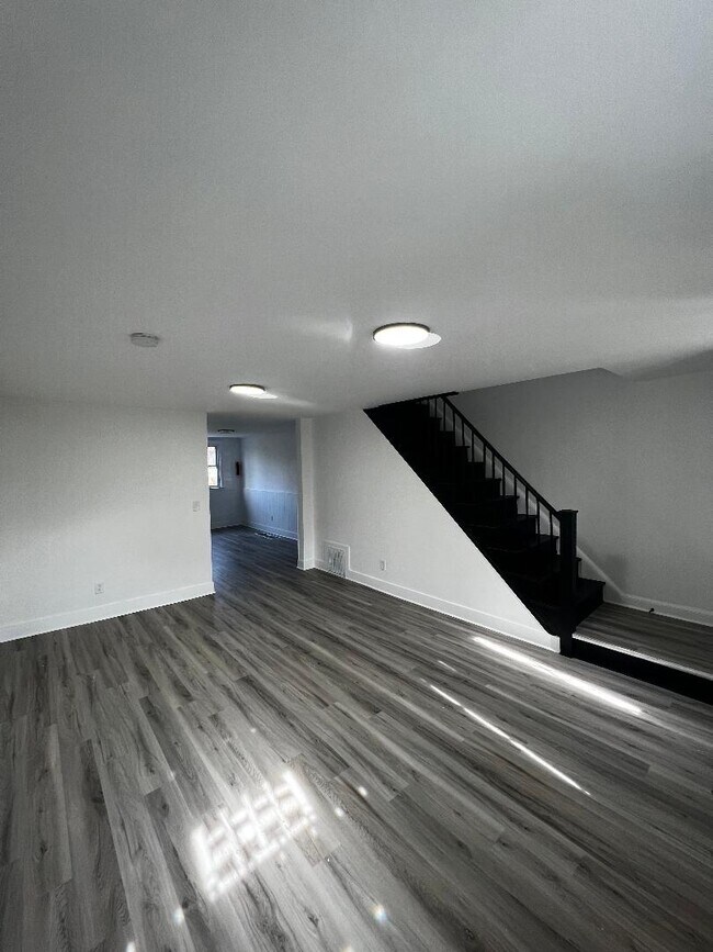 Photo - 340 W 22nd St