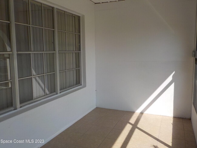 Photo - 636 Hampton Dr NE