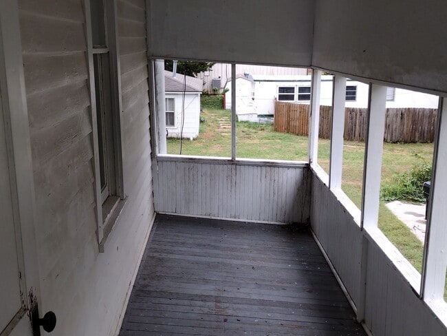 Photo - LARGE 3 BEDROOM 2 BATH HOME IN DOWNTOWN RO...
