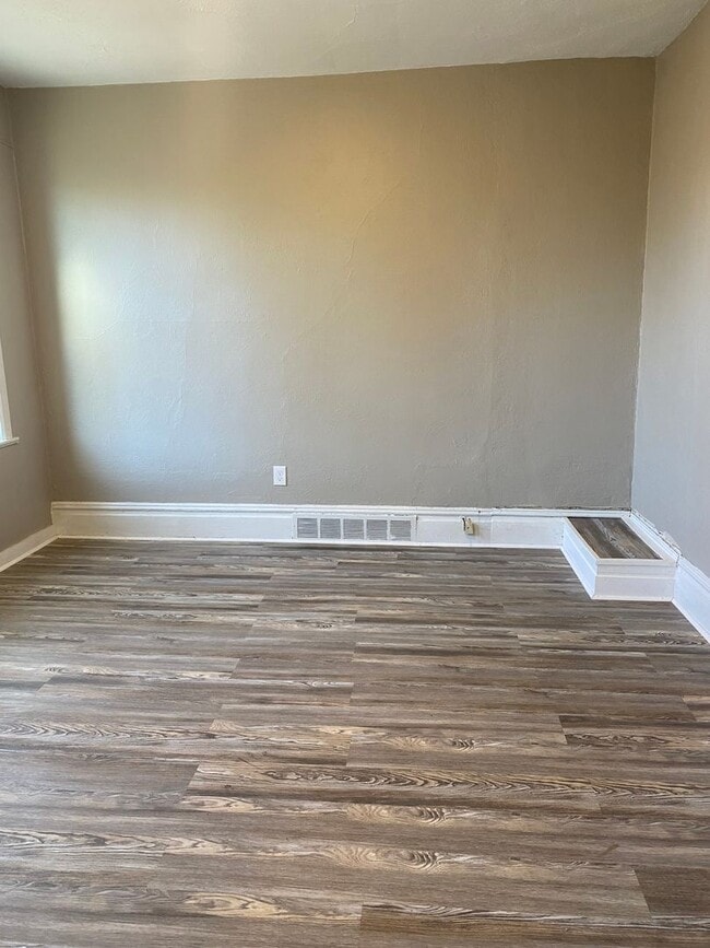 Photo - Gorgeous 1 and 2 bedroom apartments for re... Unit Fl 2