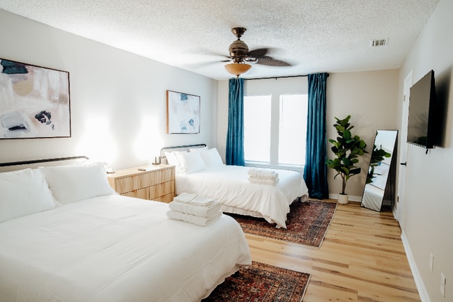 Photo - 912 Dickenson Ave