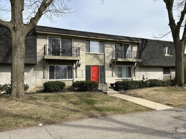 Photo - 19810 W 12 Mile Rd Condo Unit 14