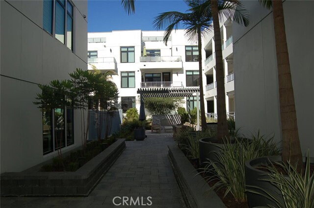 Photo - 399 E Del Mar Blvd