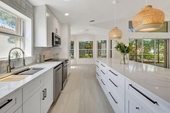 Photo - 11287 Vivero Ave