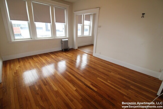 Photo - 109 Brainerd Rd Unidad 0018