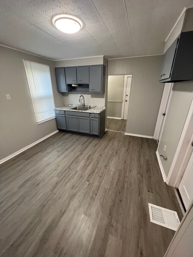 Photo - 334/336 Parkdale Ave. Unit 2