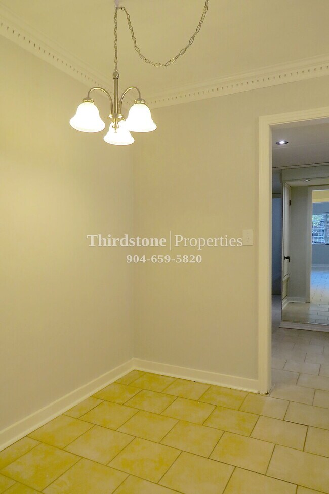 Photo - 2853 Lydia St