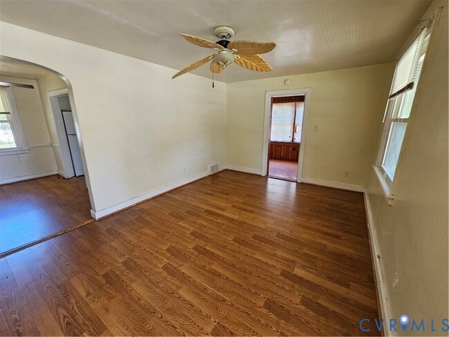 3813 Larchmont Ln