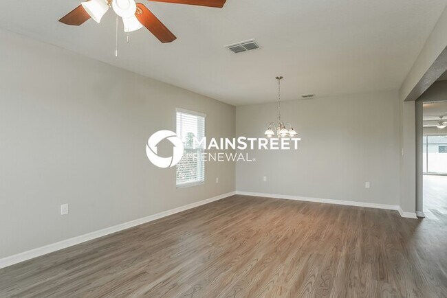 Photo - 3 Bedroom Pet-Friendly Home in CAPE CORAL, FL with Main Street Renewal