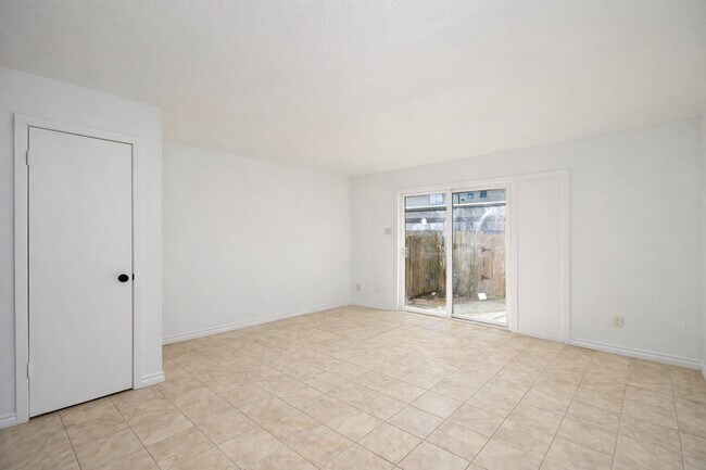 Photo - 7902 Grove Ridge Dr