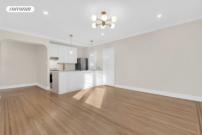 Building Photo - 76-15 35th Ave