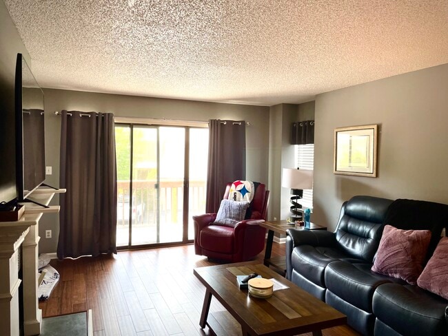 Photo - 2425 Cypress Ct