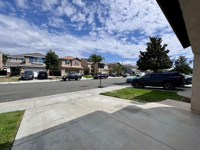 Photo - 4 Bedroom Menifee home on Menifee Lakes Go...