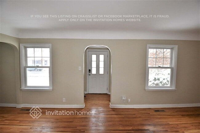 Photo - 1612 St Albans St N