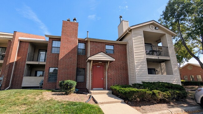 Building Photo - 2060 N Rand Rd Unit 104