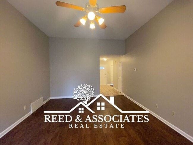 Photo - Just Minutes Away from Oakland Elementary ...