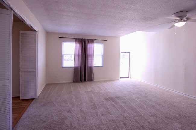 Photo - Charming Midtown Condo 2 Blocks From Brookside! Unit D