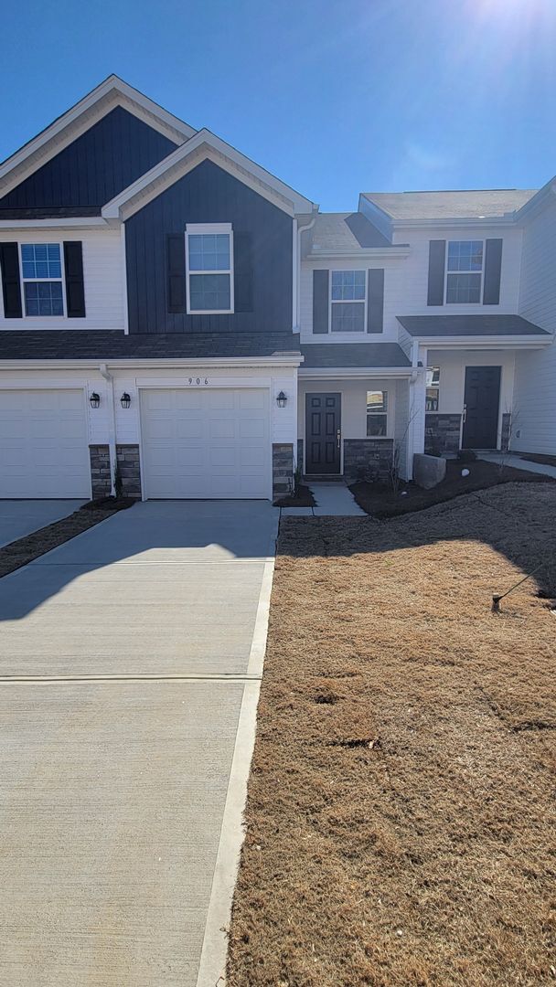 3 bed, 2.5 Bath Townhome Available in Reid... - 3 bed, 2.5 Bath Townhome Available in Reid...