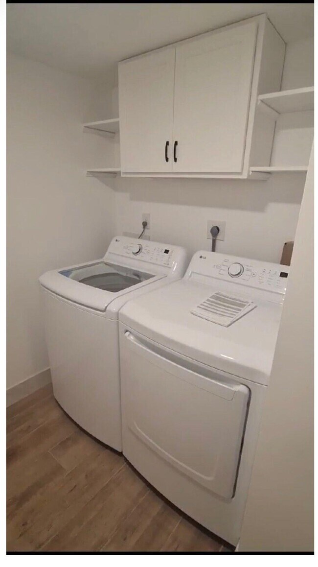 Photo - 1965 SW Silver Pine Way Unidad #118 E-1