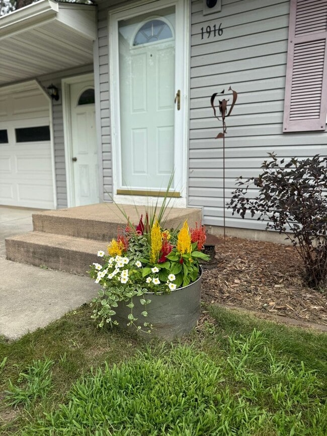 Photo - Newly Refreshed 3 Bedroom 1 Bath Single Fa...