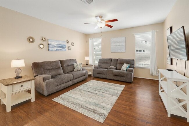 217 Sheepshank Dr