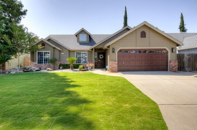 Building Photo - Updated 3/2 Cambridge Near Clovis North