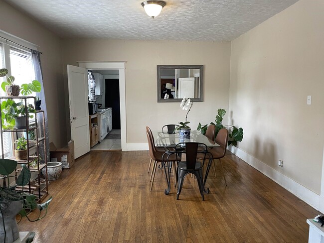 Photo - 2526 Yale Ave