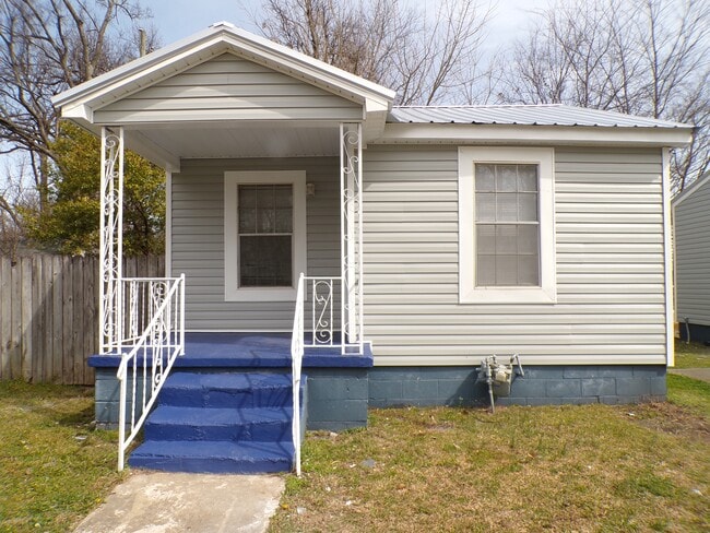 Building Photo - 2520 Ave U