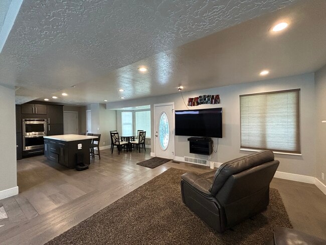 Photo - 1814 Whisperwood Cir