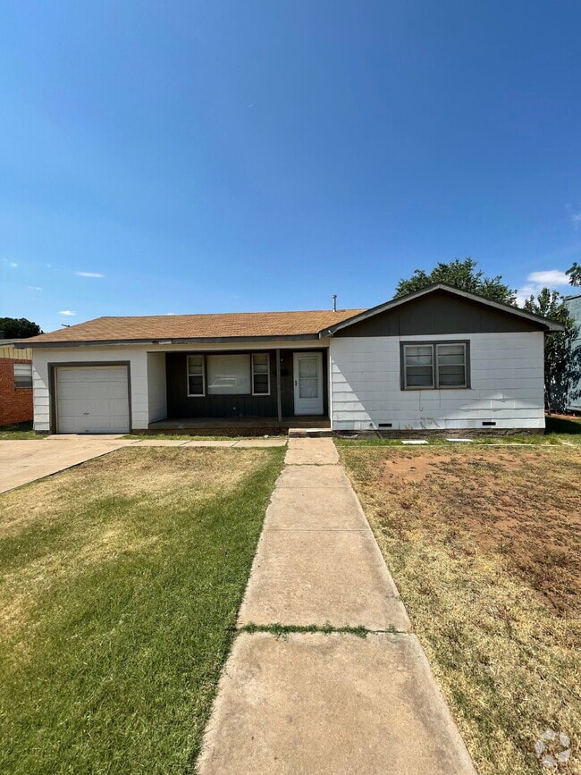 Building Photo - Beautiful House Minutes From Marsha Sharp ...