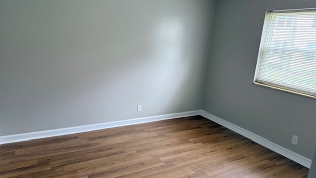 Photo - Maryville 37803 - Newly Remodeled, 1 bedroom, 1 bath Apartment - Contact Troy Adams (865) 233-6949