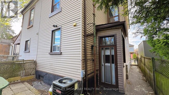 Photo - 3 Yarmouth Rd