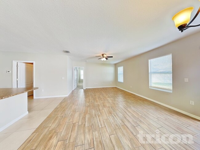 Photo - 509 Hartford Hts St