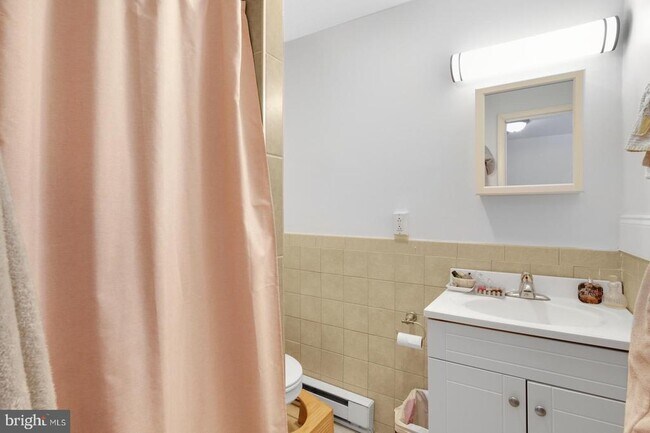 Photo - 2010 E York St Unit 2F