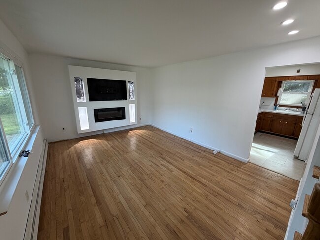 Photo - 44 Pine Tree Dr