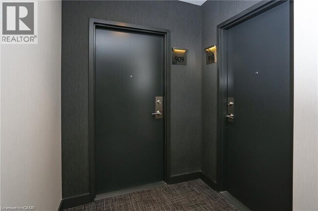Photo - 85 Duke St W Unit 909