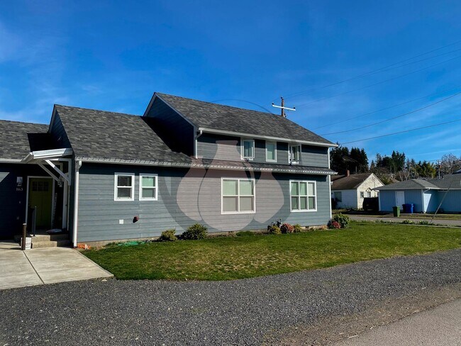 Photo - Gorgeous Stayton Duplex Home - Coming Avai...