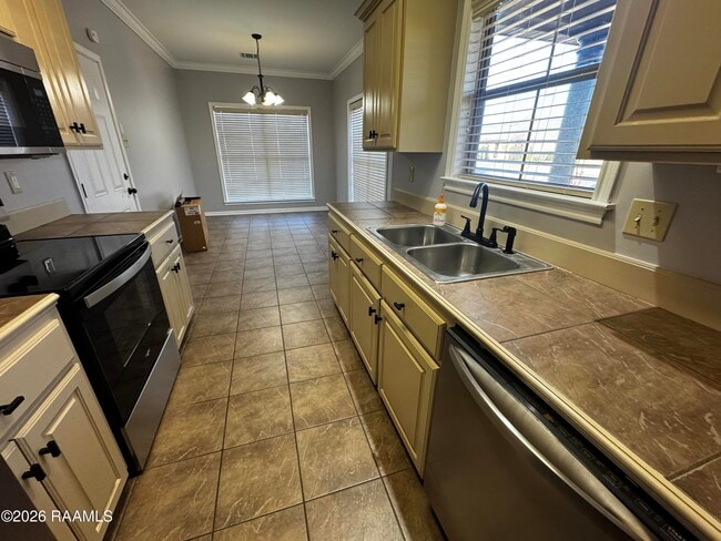 Photo - 201 Pavilion St