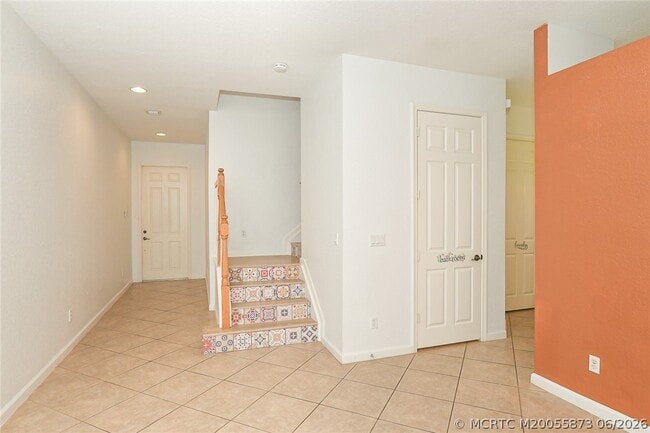2206 SW Cape Cod Dr