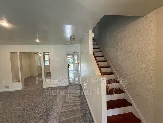 Photo - 5466 Lynview Ave