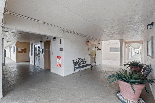 300 NE 26th Ave Unit 1140