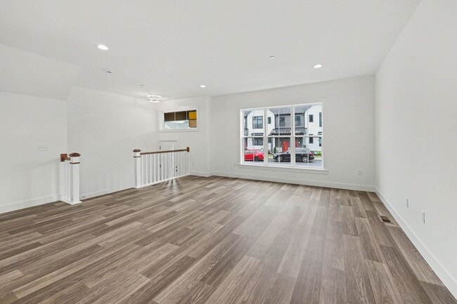 Photo - 104 Madison dr