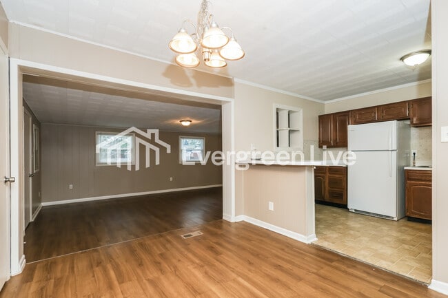 Photo - 603 W Martindale Rd